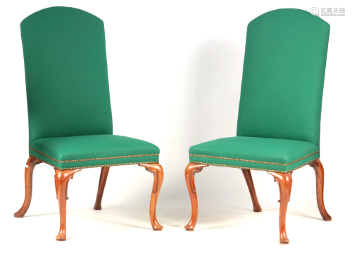 A PAIR OF QUEEN ANNE WALNUT UPHOLSTERED SIDE CHAIRS