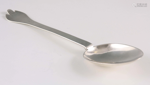 A WILLIAM AND MARY SILVER TREFID SPOON, London 1692,