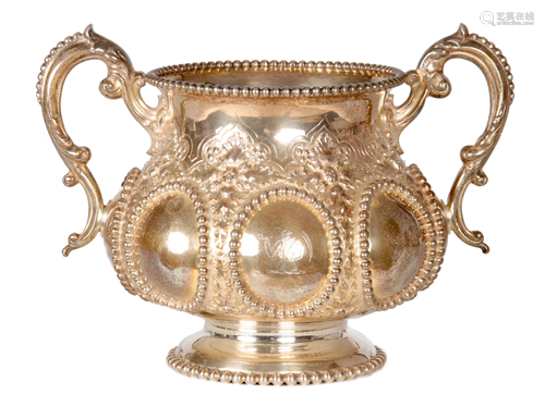 A VICTORIAN SILVER BOWL BY ROBERT HENNELL, LONDON 1863