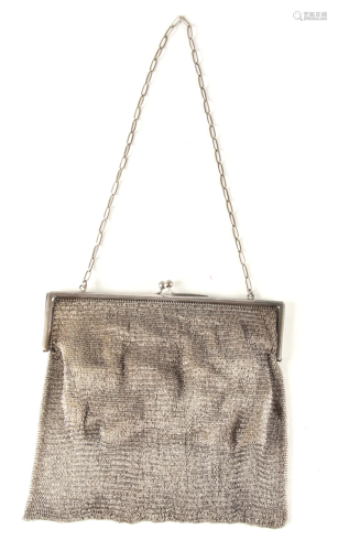 AN EARLY 20TH CENTURY SILVER CHAINMAIL PURSE Stamped