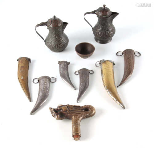 A SELECTION OF EASTERN BRONZE ITEMS INCLUDING A