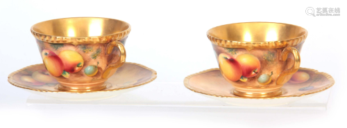 A PAIR OF SIGNED ROYAL WORCESTER LARGE TEA CUPS AND