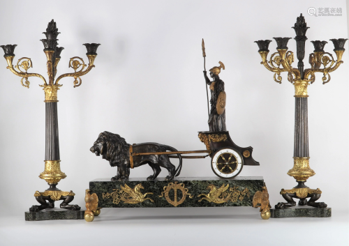 Imposing bronze trim with double patina, pendulum with