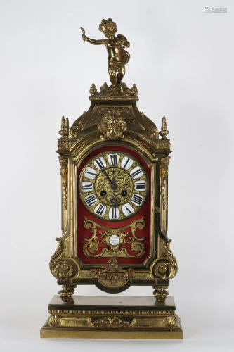 Imposing pendulum and its very finely chiseled gilt