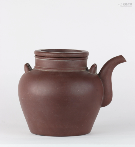Imposing China Yixing teapot in red-brown clay