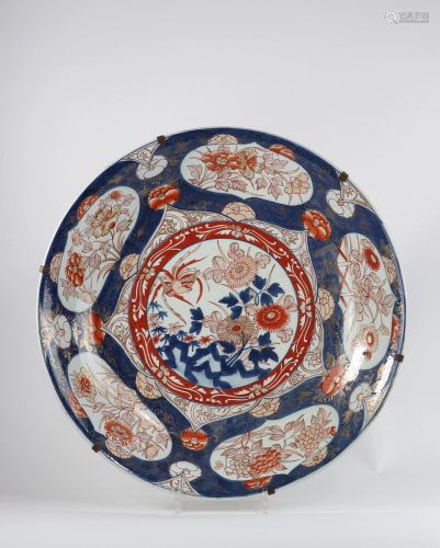 Japan imposing porcelain dish 19th