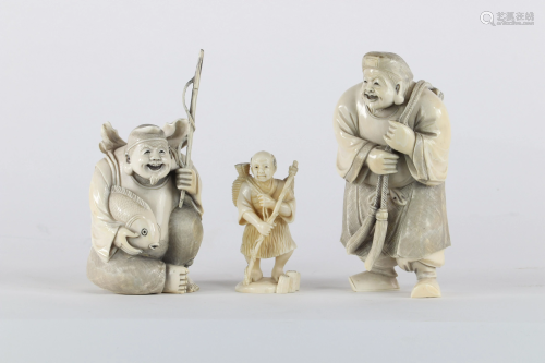 Series of Chinese statuettes (3 pieces) 