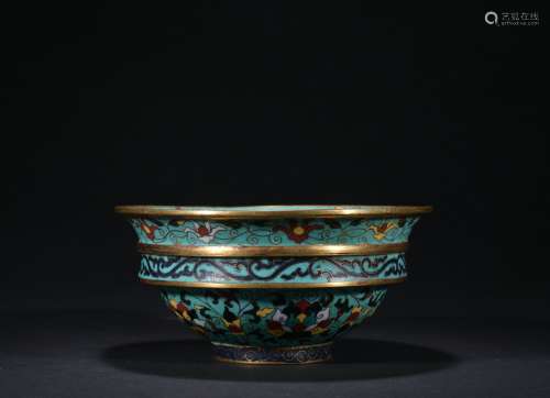 A cloisonne bowl with flowers pattern