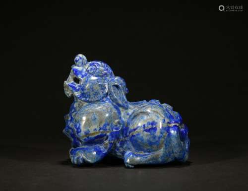 A lapis lazuli lion ornament