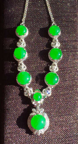 ICY GREEN JADEITE NECKLACE