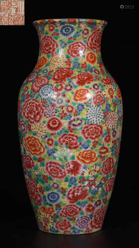 QIANLONG MARK FAMILLE ROSE GLAZE VASE