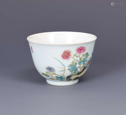 AN INSCRIBED FAMILLE ROSE FLOWER PORCELAIN CUP