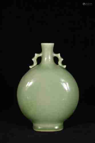 A CHINESE BEAN-GREEN GLAZED MOONFLASK, QIANLONG PERIOD