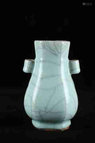 A CHINESE GUAN-TYPE GLAZED HANDLED VASE, QIANLONG PERIOD