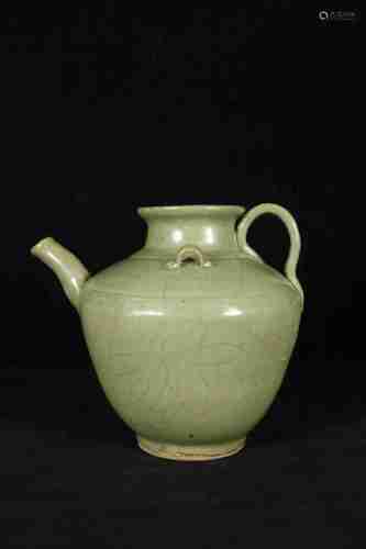 A CHINESE LONGQUAN KILN POT WITH DOUBLE EARS, EARLY MING DYNASTY