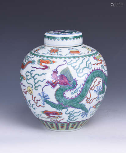 A DOUCAI DRAGON PORCELAIN COVERED JAR