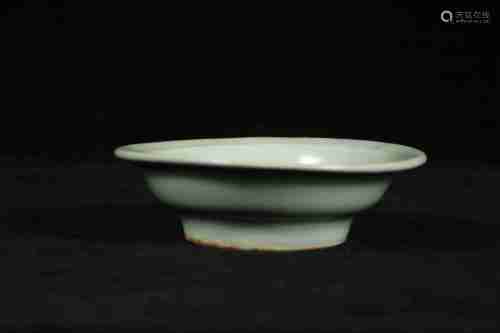 A CHINESE LONGQUAN KILN PORCELAIN BRUSH WASHER, SONG DYNASTY