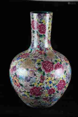 A CHINESE GLOBULAR VASE COVERED WITH FLORAL PATTERNS, REPUBLIC PERIOD