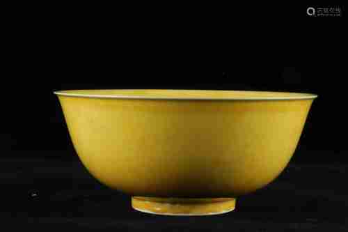A CHINESE YELLOW GLAZED PORCELAIN BOWL, DAOGUANG PERIOD