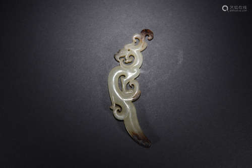 A DRAGON SHAPED JADE PENDANT