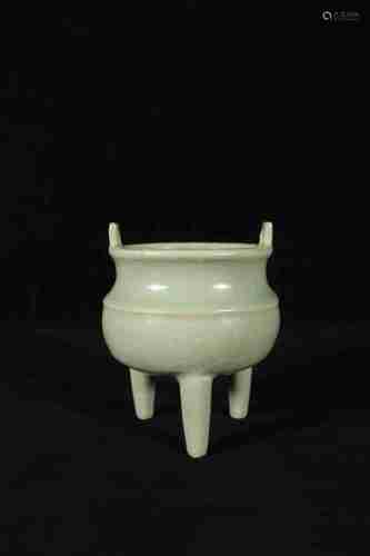 A CHINESE LONGQUAN KILN TRIPOD CENSER WITH DOUBLE EARS, SONG DYNASTY
