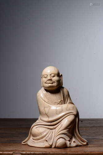 SHOUSHAN SOAPSTONE CARVED 'ARHAT' SEATED FIGURE