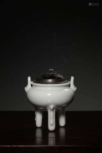 BLANC DE CHINE DEHUA TRIPOD CENSER WITH BRONZE CAST LID