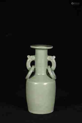 A CHINESE LONGQUAN KILN PORCELAIN VASE WITH DRAGON-EARS, SONG DYNASTY