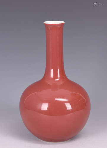 A RED GLAZED PORCELAIN TIANQIUPING