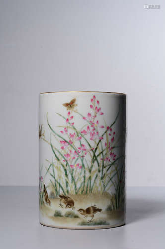 FAMILLE ROSE 'FLOWERS AND BIRDS' BRUSH POT