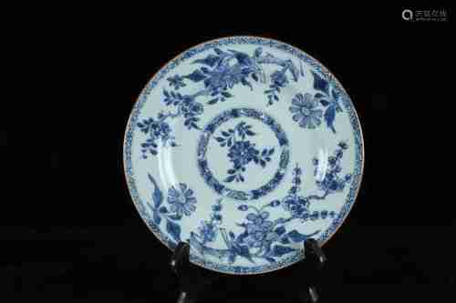 A CHINESE BLUE AND WHITE PLATE PAINTED WITH FLOWER PATTERN, KANGXI PERIOD