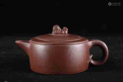 A CHINESE ZISHA TEAPOT WITH CHEN GUO MING MARK