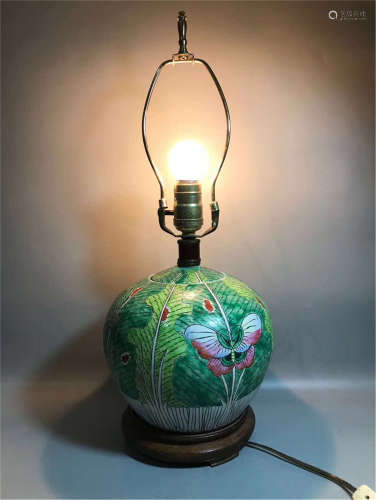 A Chinese Famille-Rose Porcelain Desk Lamp
