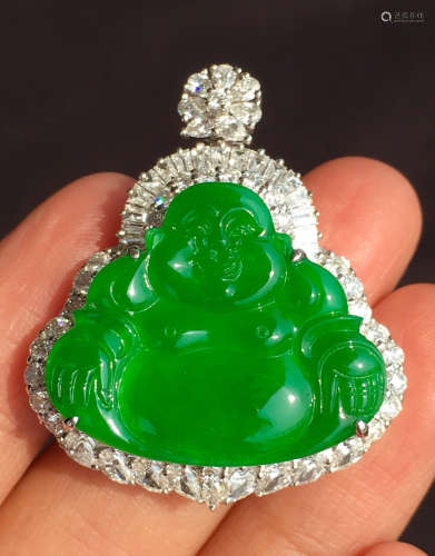 ICY JADEITE PENDANT CARVED WITH BUDDHA