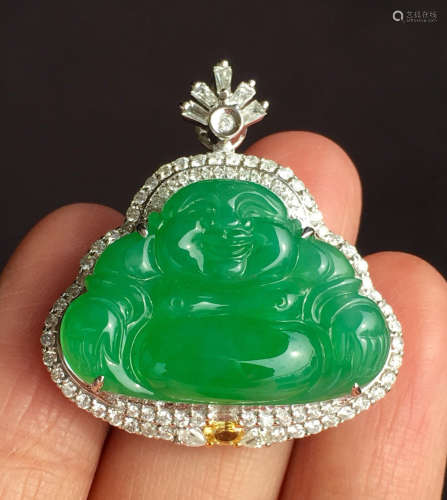 ICY JADEITE PENDANT CARVED WITH BUDDHA