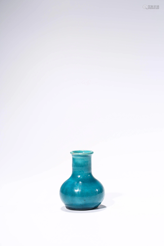 A Small Turquoise Glazed Vase, Qing Dynasty