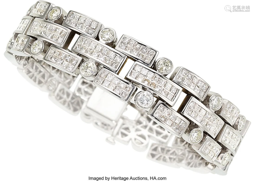 11018: Diamond, White Gold Bracelet The bracelet featu