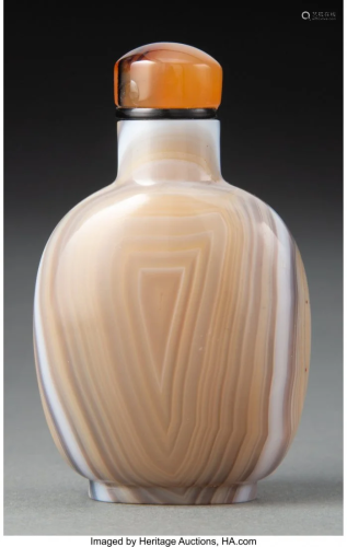 78006: A Chinese Thumbprint Agate Snuff Bottle, 19th ce