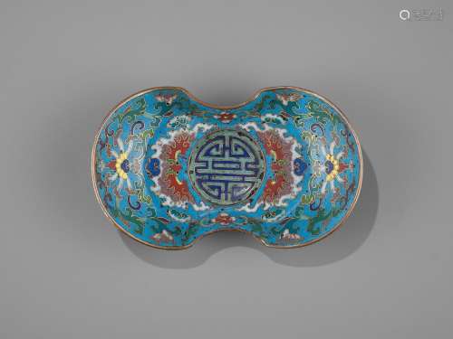 A CLOISONNÉ AND GILT-BRONZE ‘DOUBLE HAPPINESS’ CUP STAND, QIANLONG