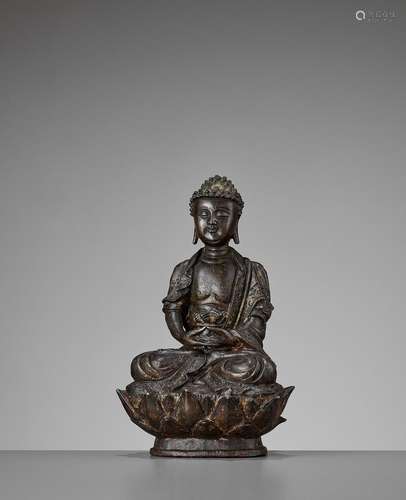 A BRONZE FIGURE OF BUDDHA, MING DYNASTY