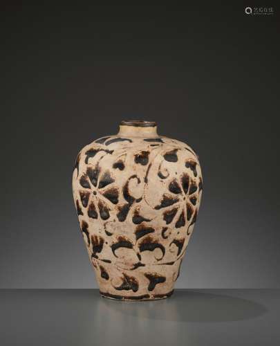 A CIZHOU CUT-GLAZED ‘FLORAL’ MEIPING, NORTHERN SONG DYNASTY