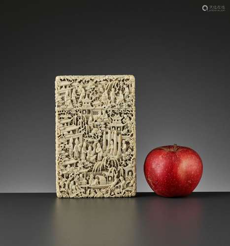 A HUGE RETICULATED CANTON IVORY CARD CASE AND COVER, QING DYNASTY