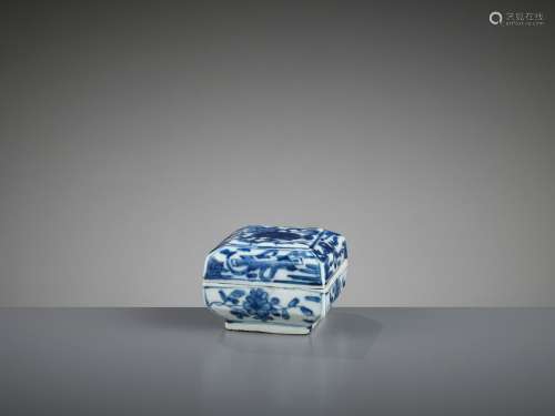 A BLUE AND WHITE PORCELAIN ‘QILIN’ BOX AND COVER, LATE MING