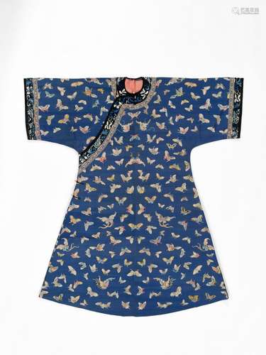 A KESI ‘BUTTERFLIES’ INFORMAL LADY’S ROBE, LATE QING DYNASTY