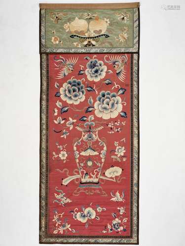 AN EMBROIDERED SILK HANGING, QING DYNASTY