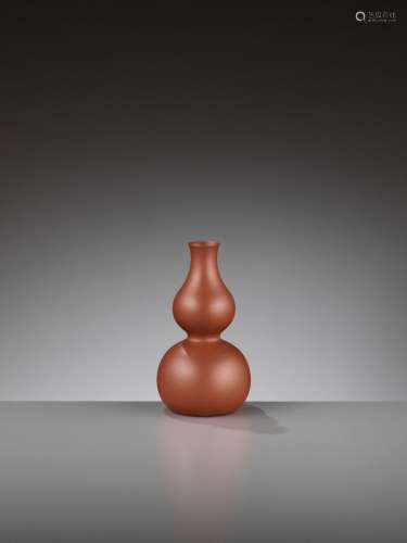 A YIXING DOUBLE-GOURD VASE, LATE QING TO REPUBLIC