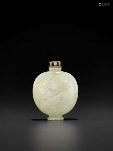 A RARE PALE CELADON ‘CRANE AND DEER’ JADE SNUFF BOTTLE, BIANHU, QING DYNASTY