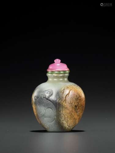 AN INSCRIBED WHITE, GRAY AND RUSSET JADEITE ‘TIGER’ SNUFF BOTTLE, SIGNATURE OF WANG HENG (1817-1882)