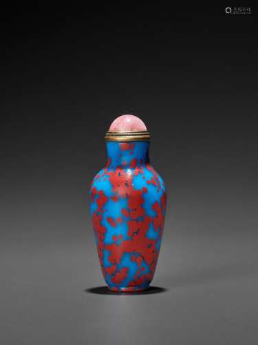 A SPECKLED TURQUOISE-BLUE GLASS SNUFF BOTTLE, QING DYNASTY