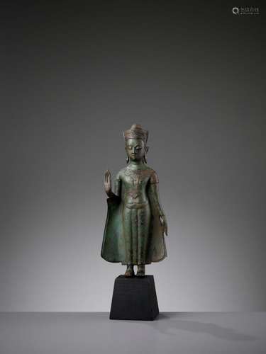 A THAI BRONZE FIGURE OF BUDDHA, AYUTTHAYA KINGDOM